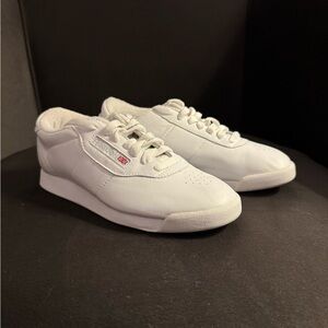 Reebok Princess Womens All-White Classic Leather Sneakers Size 7.5 US